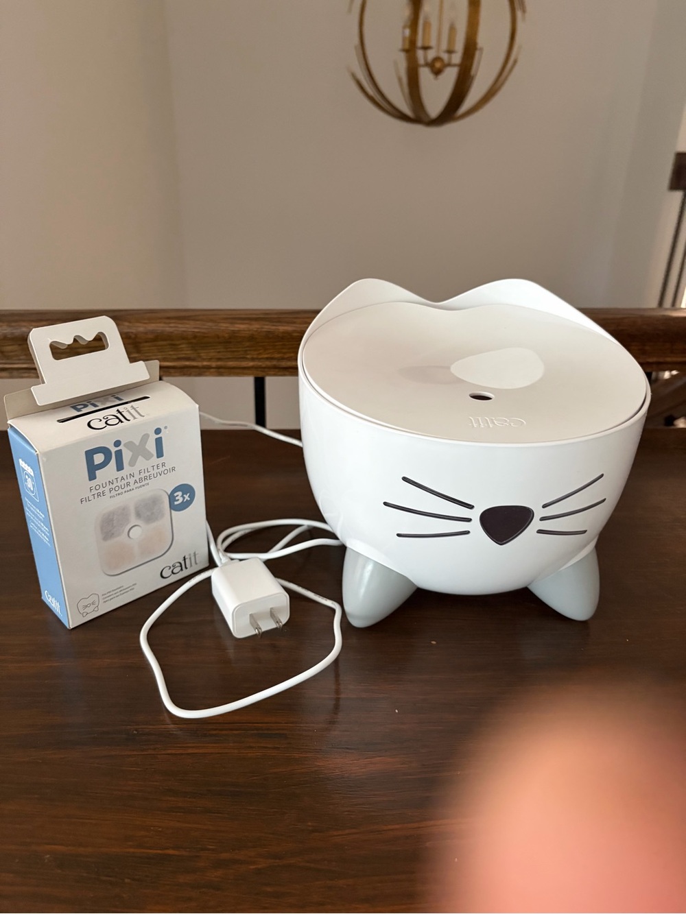 Pixi White Cat-Shaped Pet Water Fountain
